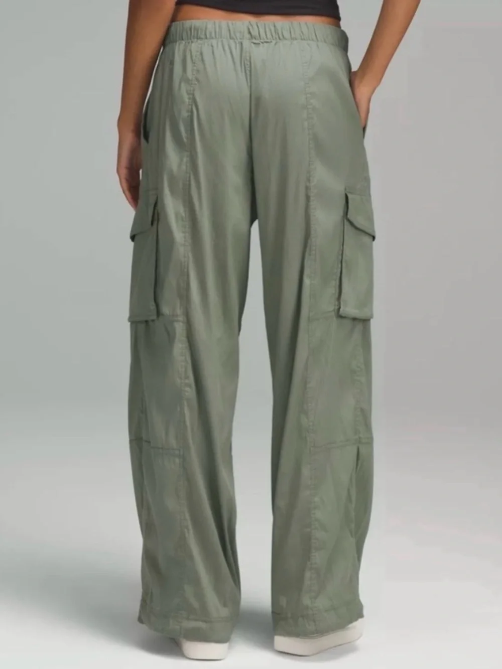 Lululemon Lightweight Adjustable Mid-Rise Cargo Pant | Size: XS